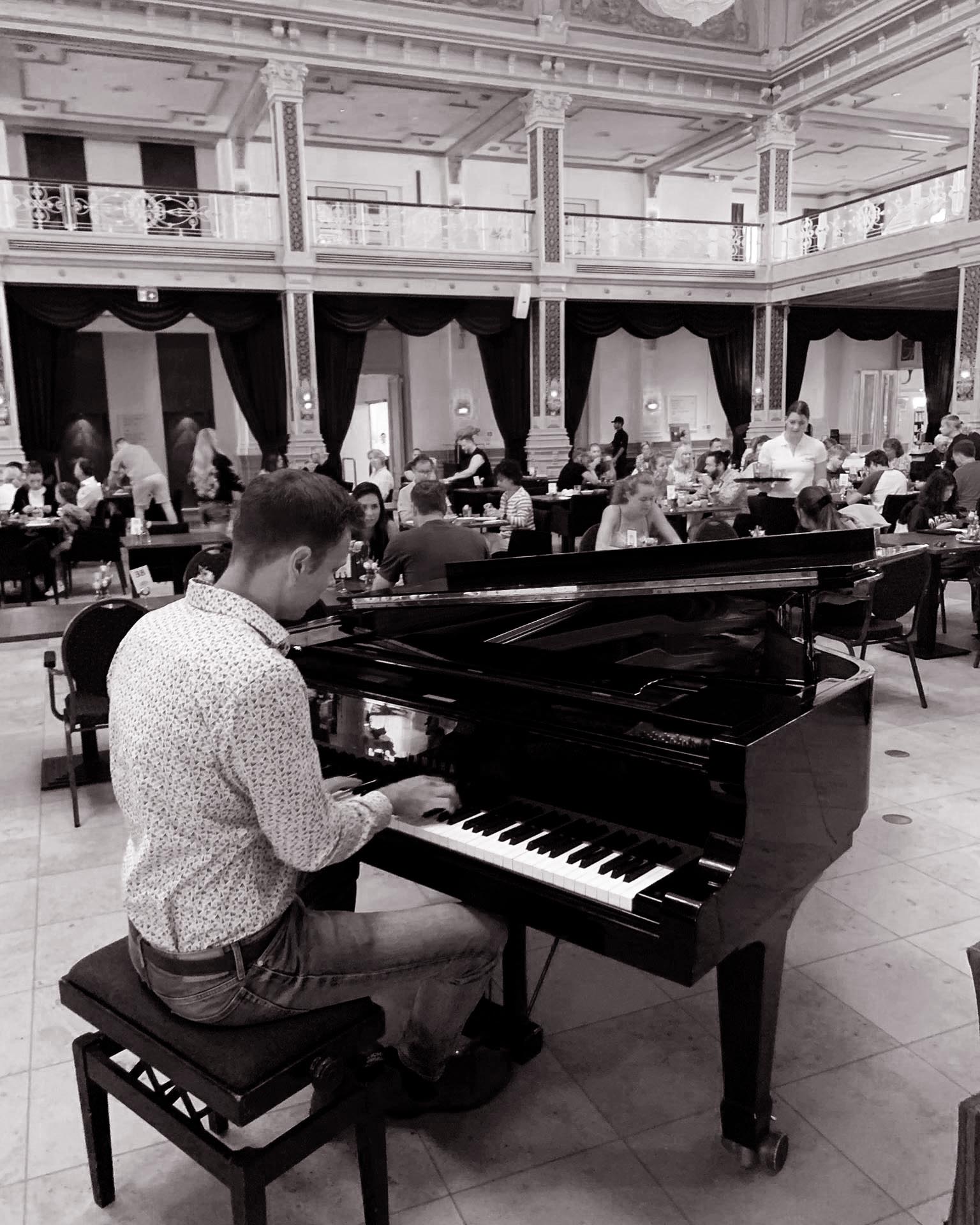 Seb_Miller_Pianist_Kurhause